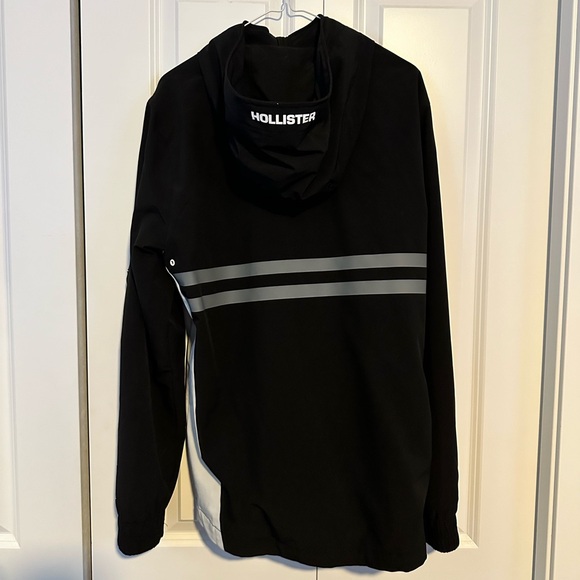 Hollister Light Jacket - Picture 2 of 2